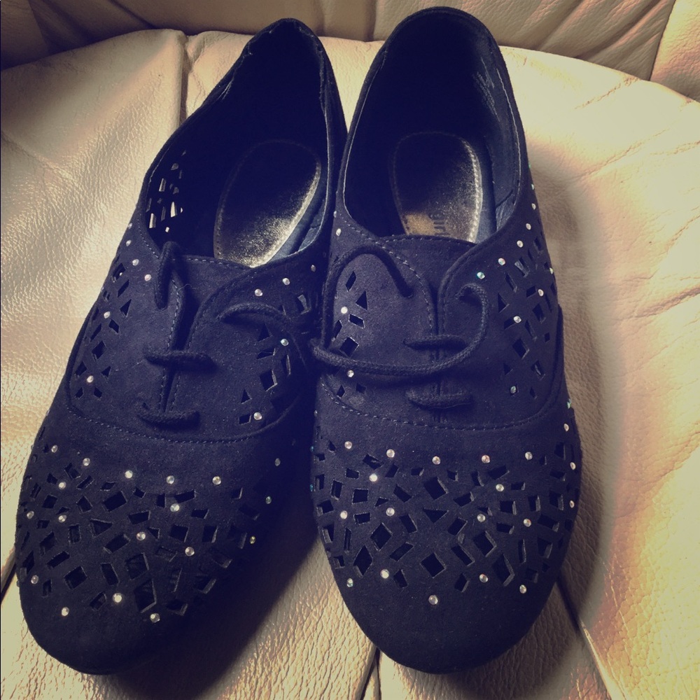 Madden Girl Lace Shoes for your feet! NWT!